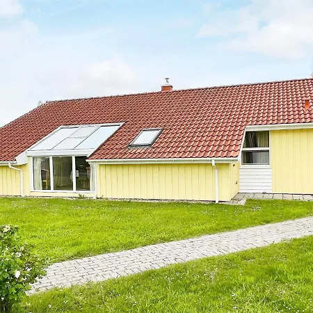 Σπίτι διακοπών Four-bedroom In 13 *